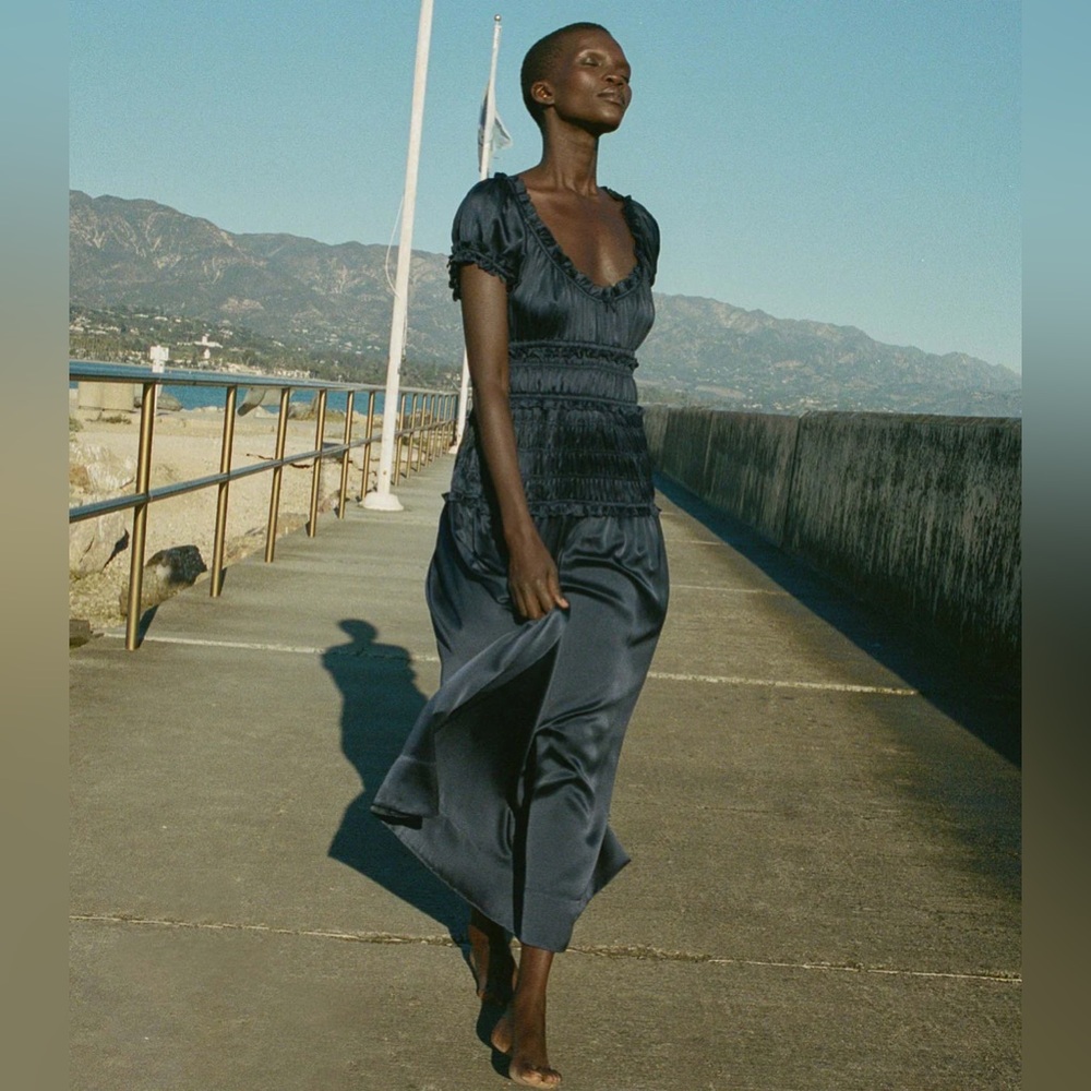 Doen Navy Midi Dress